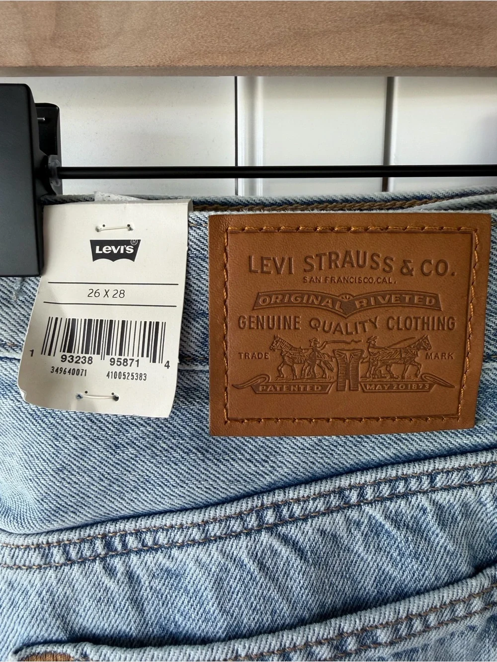 Levi's Light Wash Women's wedgie straight Jeans with Signature Back Pocket